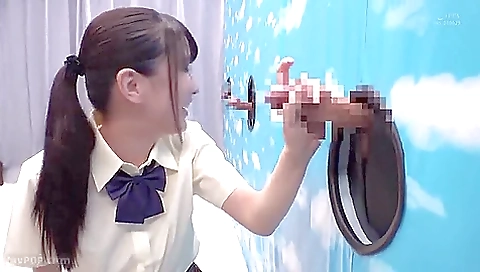 250222ちんぽ当てるエロ遊びが話題e4