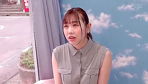 250303丈の長い服を着る奥さん可愛いe3